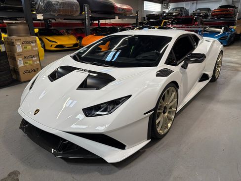 Used 2022 Lamborghini Huracan STO image 10