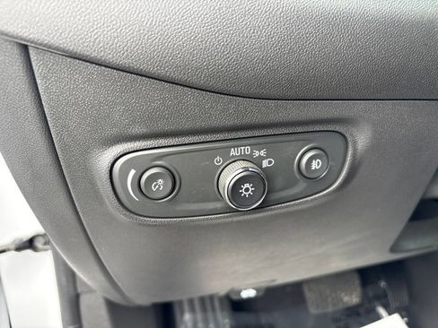 Used 2024 Chevrolet Equinox Premier AWD/4WD image 19