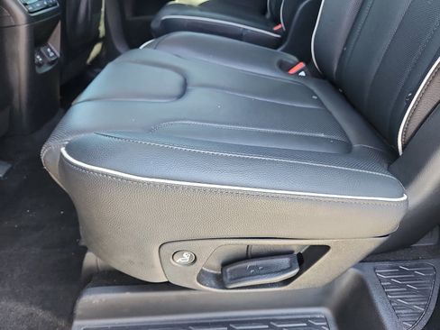 Used 2024 Hyundai Palisade Limited AWD/4WD image 27
