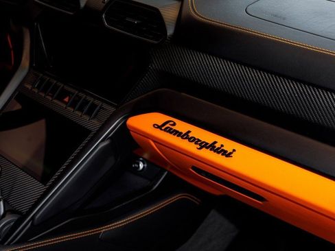 Used 2024 Lamborghini Urus S image 46