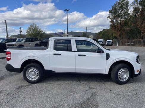 New 2025 Ford Maverick XL image 2