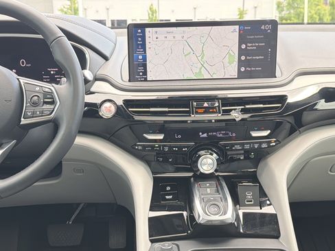 Certified 2026 Acura MDX FWD w/ Technology Package image 9