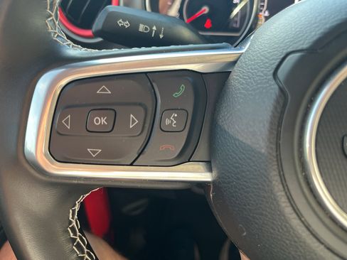 Used 2021 Jeep Gladiator Rubicon AWD/4WD image 16