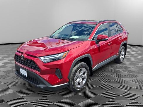 Used 2025 Toyota RAV4 XLE w/ Convenience Package AWD/4WD image 3