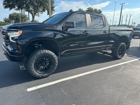 Used 2022 Chevrolet Silverado 1500 RST w/ Z71 Off-Road Package AWD/4WD image 2
