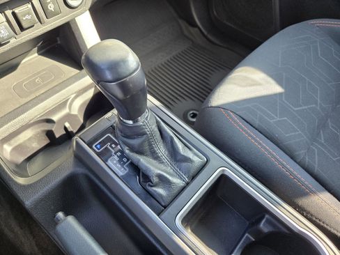 Used 2020 Toyota Tacoma TRD Off-Road image 19