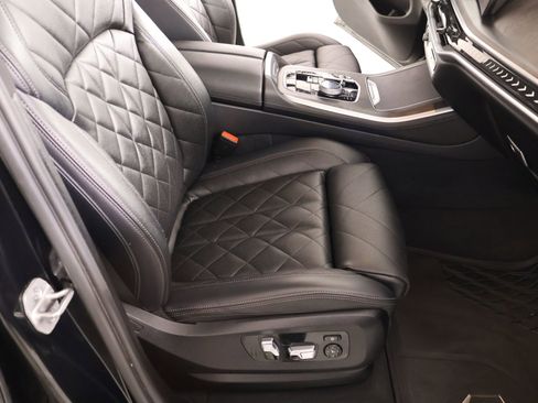 Used 2024 BMW X5 xDrive40i w/ Executive Package image 14