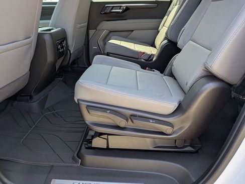 New 2026 Chevrolet Suburban LT w/ Comfort Package AWD/4WD image 27
