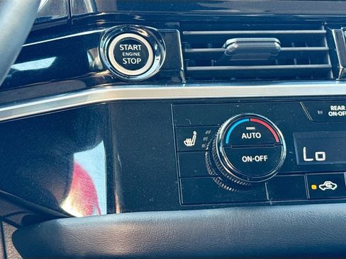 Used 2024 Nissan Pathfinder SL w/ Cargo Package image 19