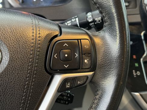 Used 2020 Toyota Sienna XLE image 27