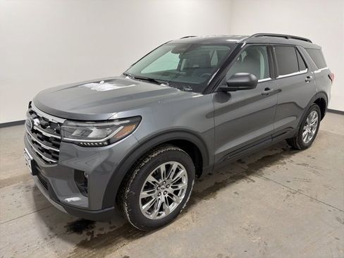 New 2026 Ford Explorer Active w/ Active Comfort Package image 7