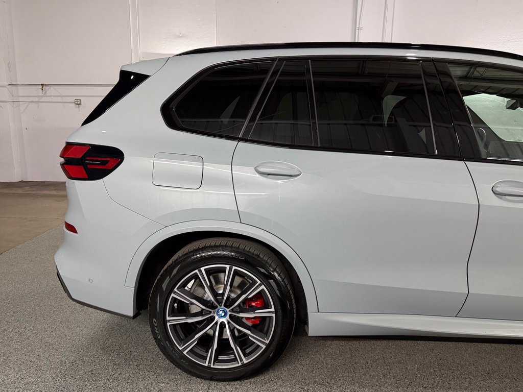 Used 2024 BMW X5 xDrive50e w/ M Sport Package AWD/4WD image 8