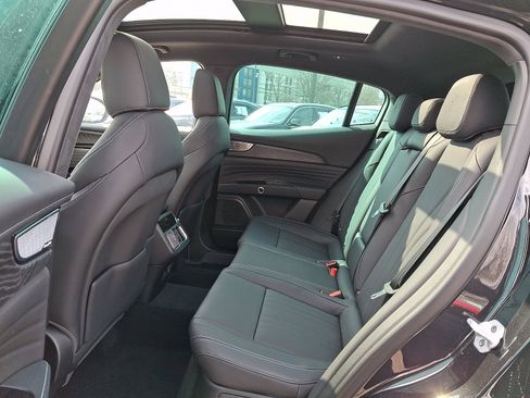 New 2026 Maserati Grecale Modena image 6