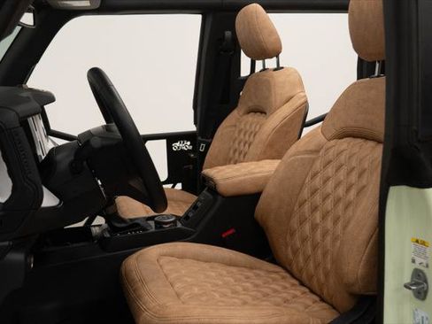 Used 2025 Ford Bronco Badlands AWD/4WD image 32
