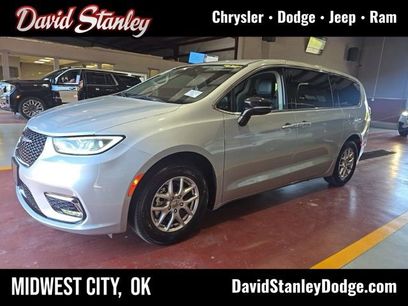 Used 2024 Chrysler Pacifica Touring-L