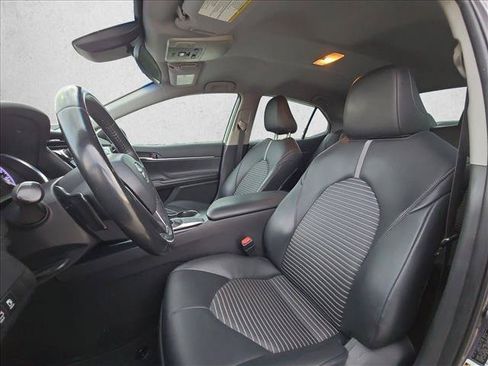 Used 2020 Toyota Camry SE FWD image 9