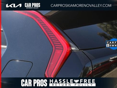 Certified 2025 Kia Niro EX image 10
