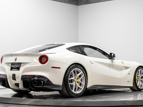 Used 2015 Ferrari F12 Berlinetta image 15