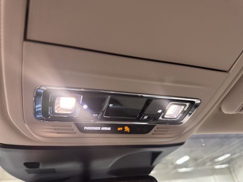 Used 2021 Lincoln Corsair AWD image 27