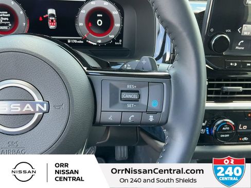 Used 2025 Nissan Pathfinder Platinum AWD/4WD image 22