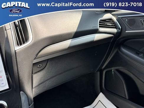 Certified 2024 Ford Edge Titanium image 26