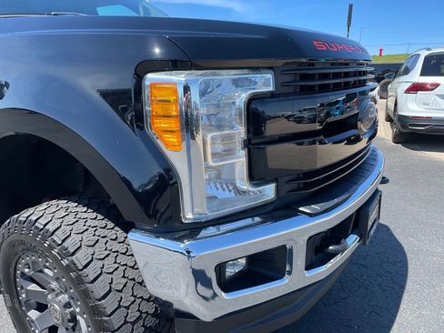 Used 2017 Ford F250 Lariat w/ Snow Plow Prep Package AWD/4WD image 28