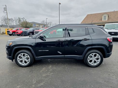 Used 2024 Jeep Compass Latitude image 9