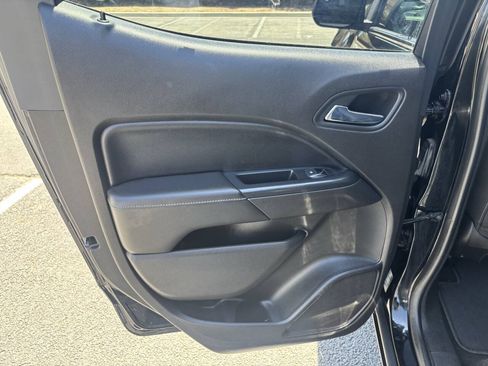 Used 2017 GMC Canyon SLE w/ Nightfall Edition AWD/4WD image 5