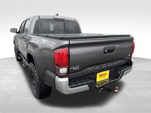 Used 2018 Toyota Tacoma TRD Off-Road image 6