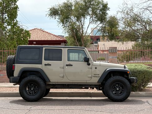 Used 2017 Jeep Wrangler Unlimited Sport w/ Quick Order Package 24S AWD/4WD image 9