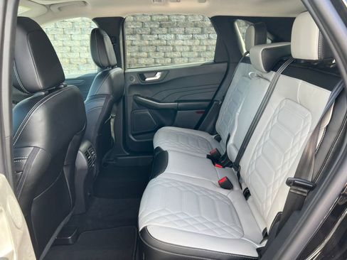 New 2024 Ford Escape SE w/ PHEV Premium Package FWD image 5
