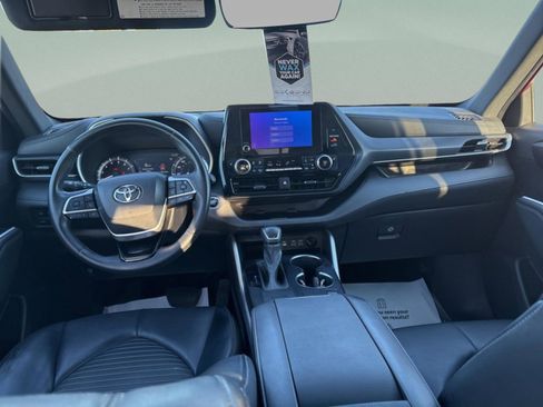 Used 2023 Toyota Highlander XSE image 9
