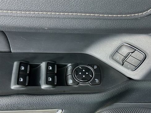 Used 2024 Ford Expedition Max XLT image 15