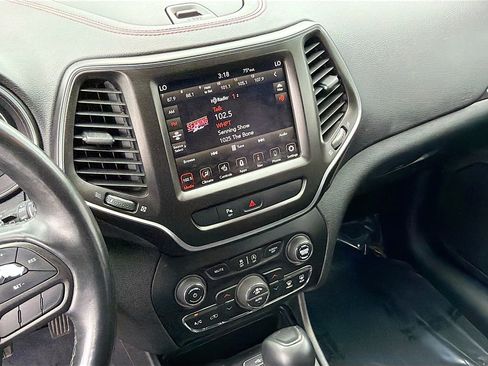 Used 2019 Jeep Cherokee Trailhawk w/ Cold Weather Group AWD/4WD image 26