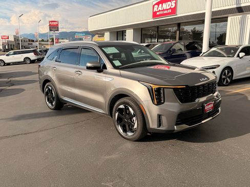 Used 2025 Kia Sorento EX AWD/4WD image 11