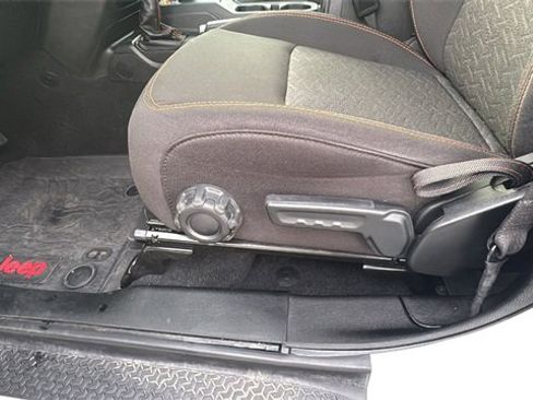 Used 2023 Jeep Gladiator Mojave w/ Cold Weather Group image 23