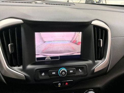 Used 2023 GMC Terrain SLE w/ Driver Convenience Package image 14