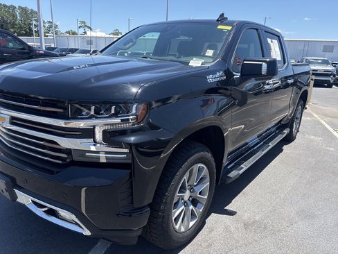 Used 2021 Chevrolet Silverado 1500 High Country w/ Safety Package II AWD/4WD image 40