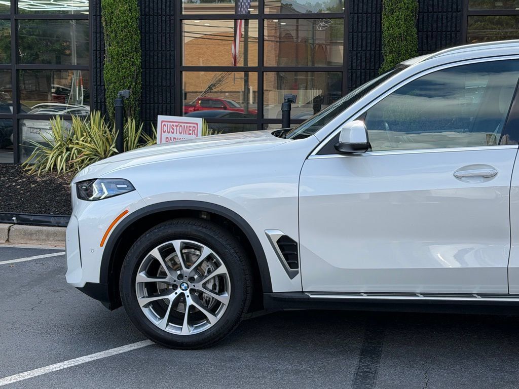 Used 2025 BMW X5 xDrive40i AWD/4WD image 10
