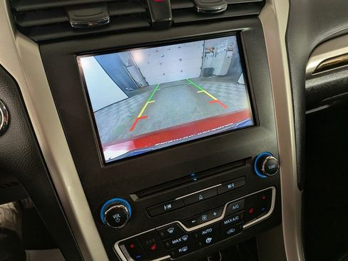 Used 2016 Ford Fusion SE w/ Equipment Group 202A image 27