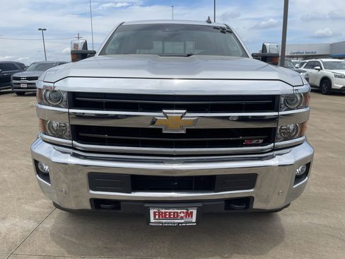 Used 2018 Chevrolet Silverado 2500 LTZ w/ Vortec Plus Package AWD/4WD image 9