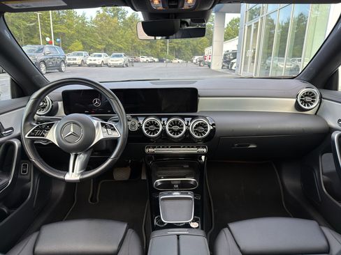 Used 2025 Mercedes-Benz CLA 250 4MATIC image 11