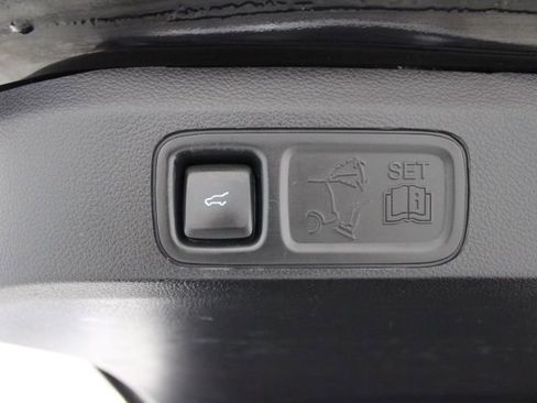 Used 2021 Ford Expedition Max Limited image 16