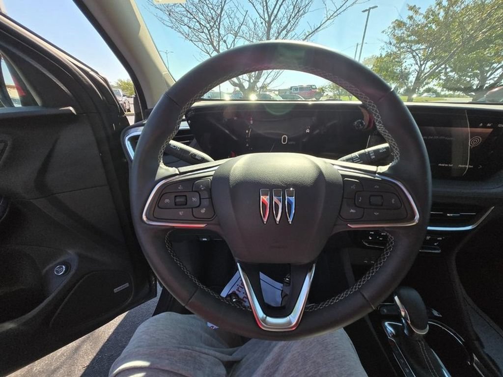 Used 2025 Buick Encore GX Avenir w/ Avenir Technology Package FWD image 11