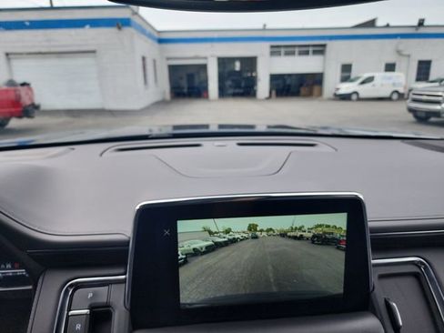 Used 2024 Chevrolet Suburban LT AWD/4WD image 29