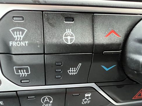 Used 2023 Jeep Gladiator Rubicon w/ Cold Weather Group AWD/4WD image 44