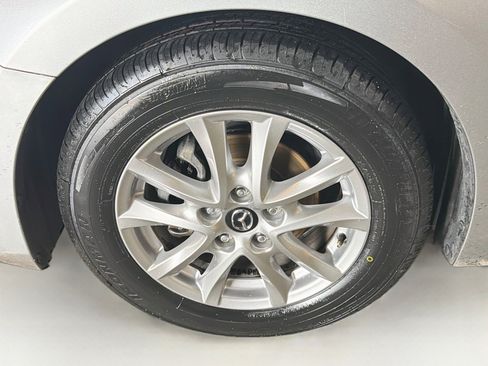 Used 2016 MAZDA MAZDA3 i Sport w/ Preferred Equipment Package FWD image 11