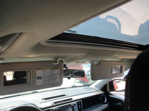 Used 2015 Toyota RAV4 XLE AWD/4WD image 38