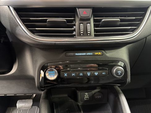 Used 2025 Ford Escape Platinum w/ Premium Technology Package AWD/4WD image 17