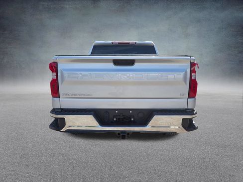 Used 2022 Chevrolet Silverado 1500 LT AWD/4WD image 6